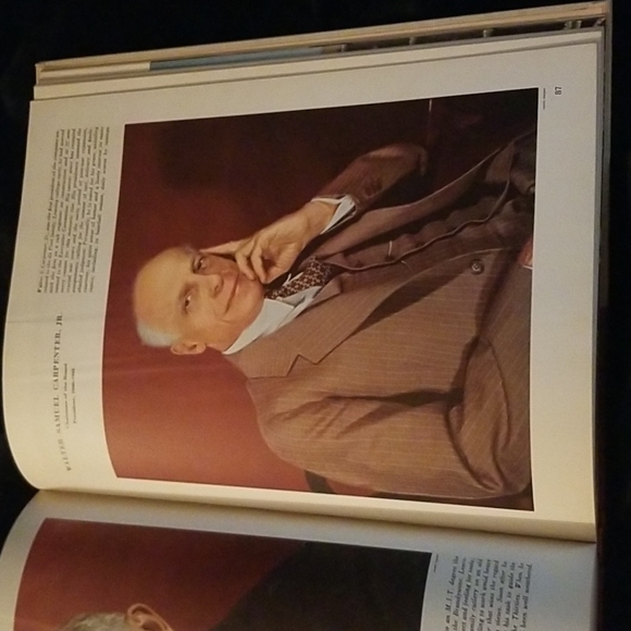 Du Pont The Autobiography of an American Enterprise Book - Picture 12 of 16